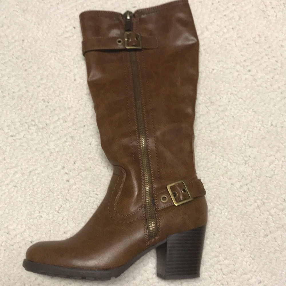 White mountain brown boot